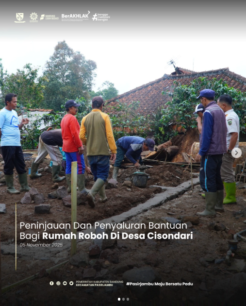 peninjauan-dan-penyaluran-bantuan-dari-dinas-sosial-kabupaten-bandung-bagi-warga-yang-rumahnya-roboh-akibat-hujan-deras-di-desa-cisondari