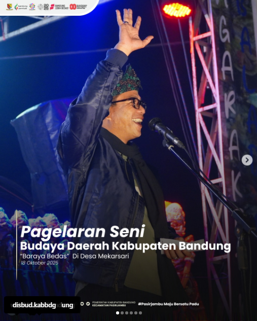 pagelaran-wayang-golek-giri-harja-2-putu-dalam-rangka-hajat-huluwotan-yang-digelar-di-lapangan-sepak-bola-pptk-gambung-desa-mekarsari